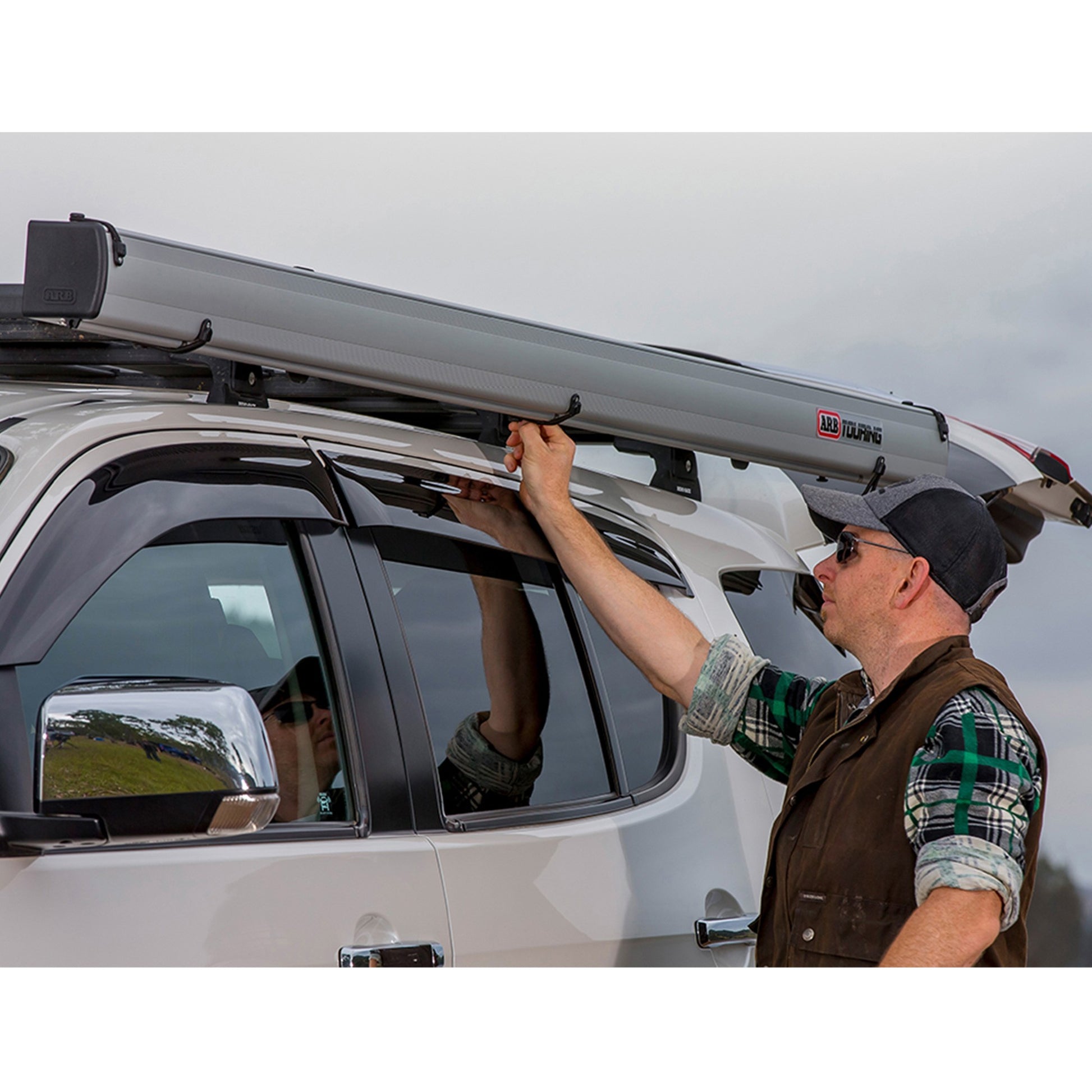 Accesorios para Overlanding ARB Aluminum Awning 2500×2500 con Luz LED (Modelo 398366)