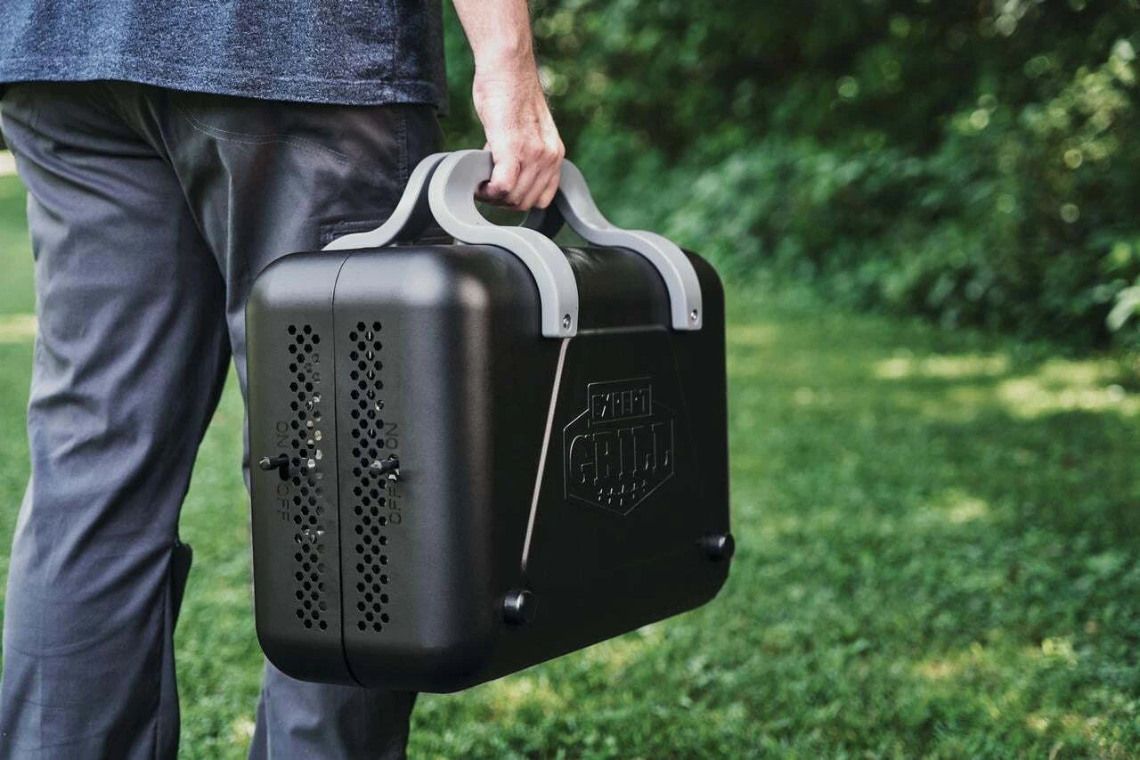 Parrillera Expert Grill Portable Charcoal Grill & Smoker,16.30 x 20.30 x 9.70 Inches